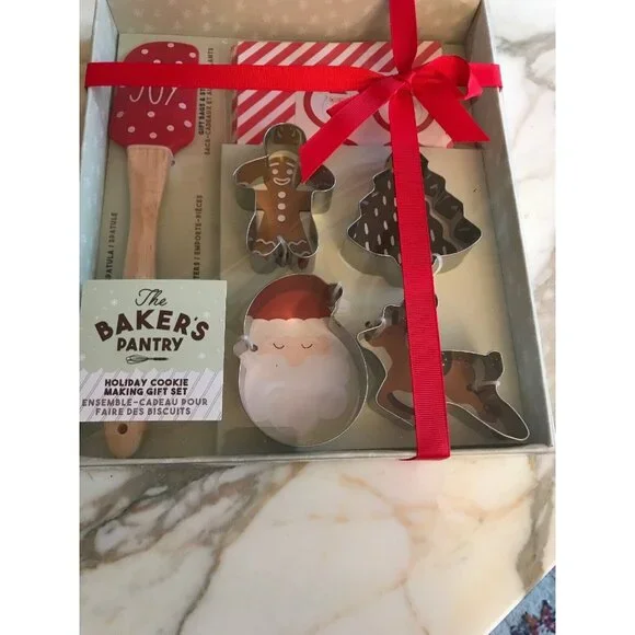 The Bakers Pantry Holiday Cookie Making Gift Set - Spatula Cutters & More - Picture 2 of 7